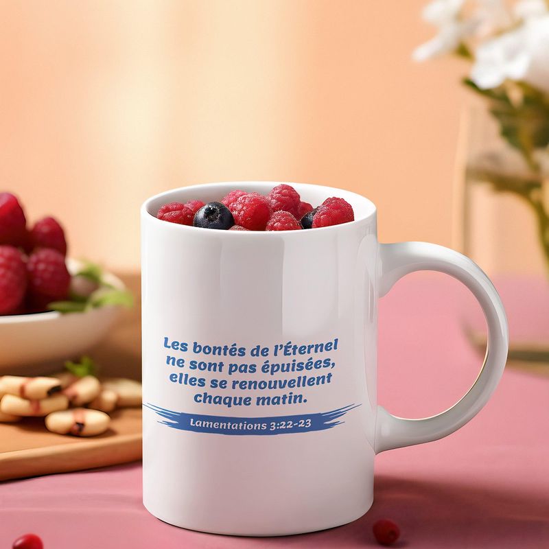 Tasse blanche chrétienne avec verset biblique Lamentations 3:22-23 | Cadeau Biblique