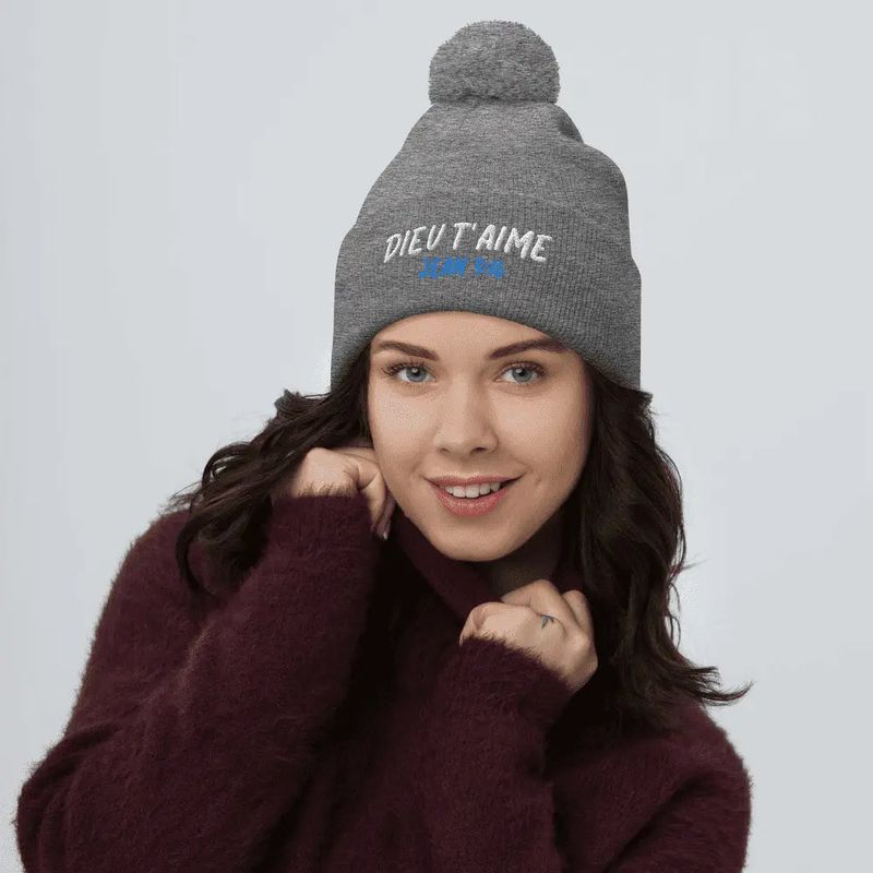 Tuque chrétienne à Pompon avec Verset Biblique Jean 3:16 | Cadeau Biblique