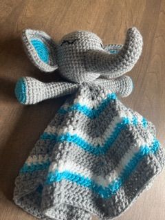 Doudou éléphant pour bébé