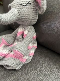 Doudou éléphant au crochet