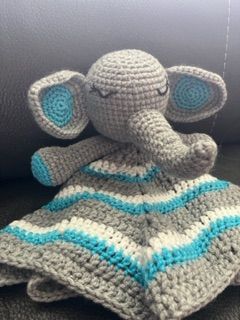 Doudou éléphant pour bébé