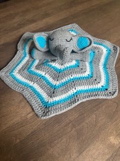 Doudou éléphant pour bébé