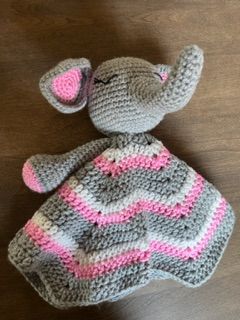 Doudou éléphant au crochet