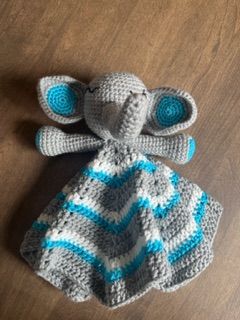 Doudou éléphant pour bébé