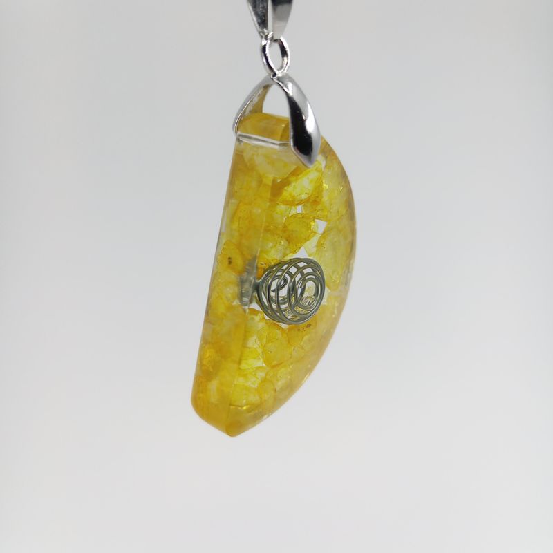 Pendentif collier de citrine jaune et résine, Pierre de naissance novembre, Cristaux naturels