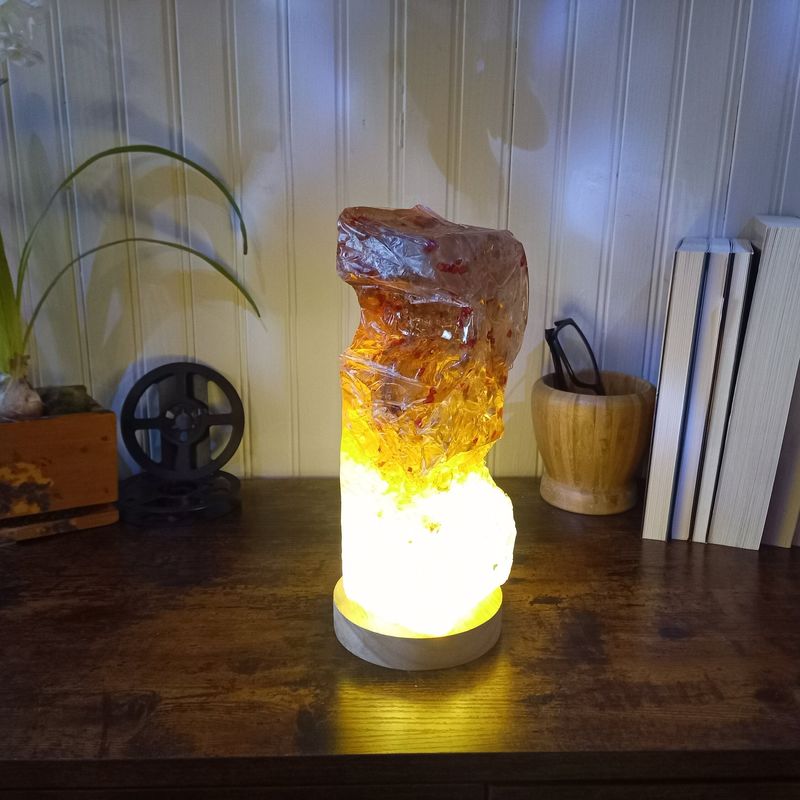 Lampe en résine époxy moderne faite main, jaune ambre orangé. 