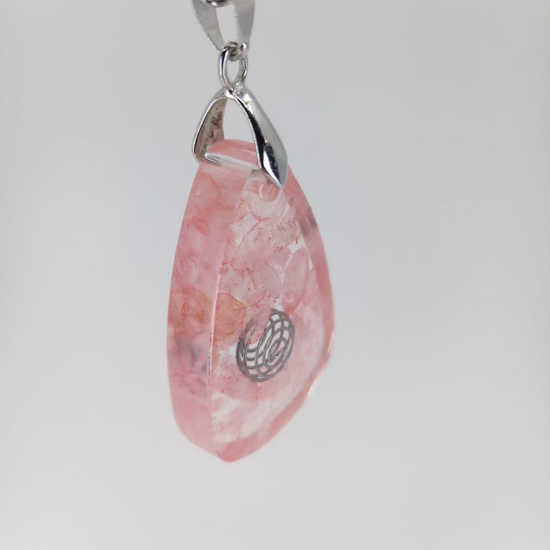 Pendentif collier de Quartz rose et résine, Pierres semi-précieuses de Cristaux naturels