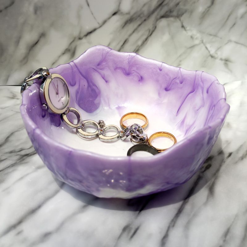 Coupelle bijoux mauve, porte bague ou clé en résine fait main. Bol décoratif vide poche