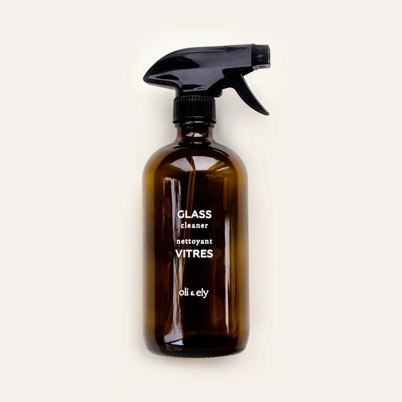 Bouteille en verre ambré avec vaporisateur