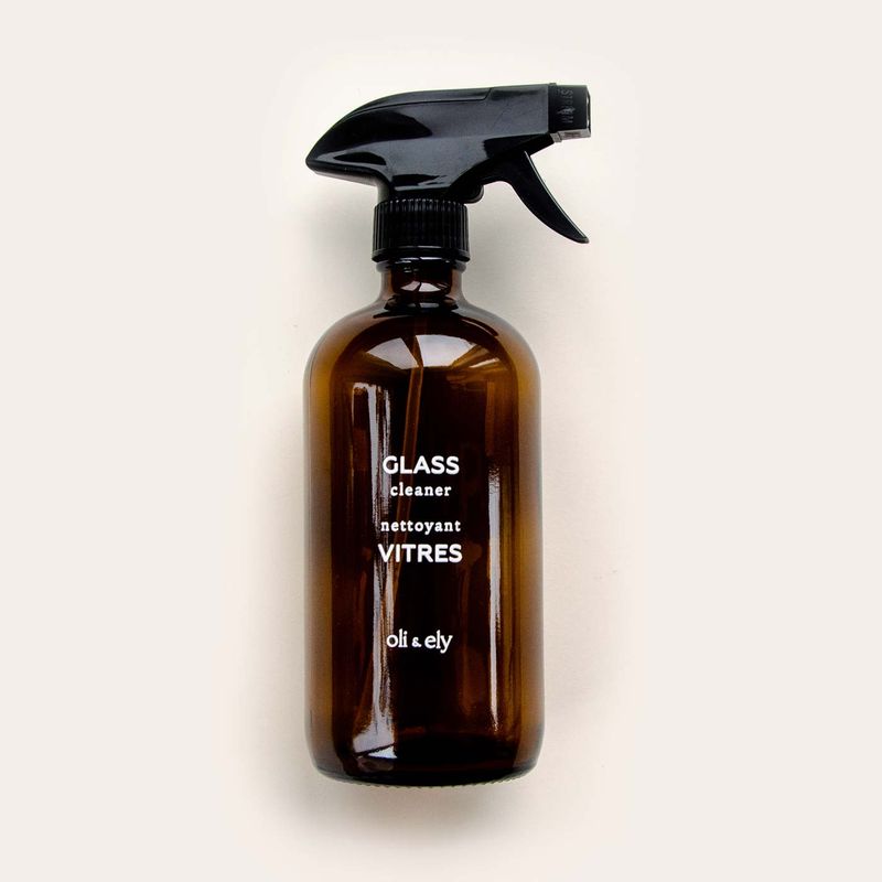 Bouteille en verre ambré avec vaporisateur
