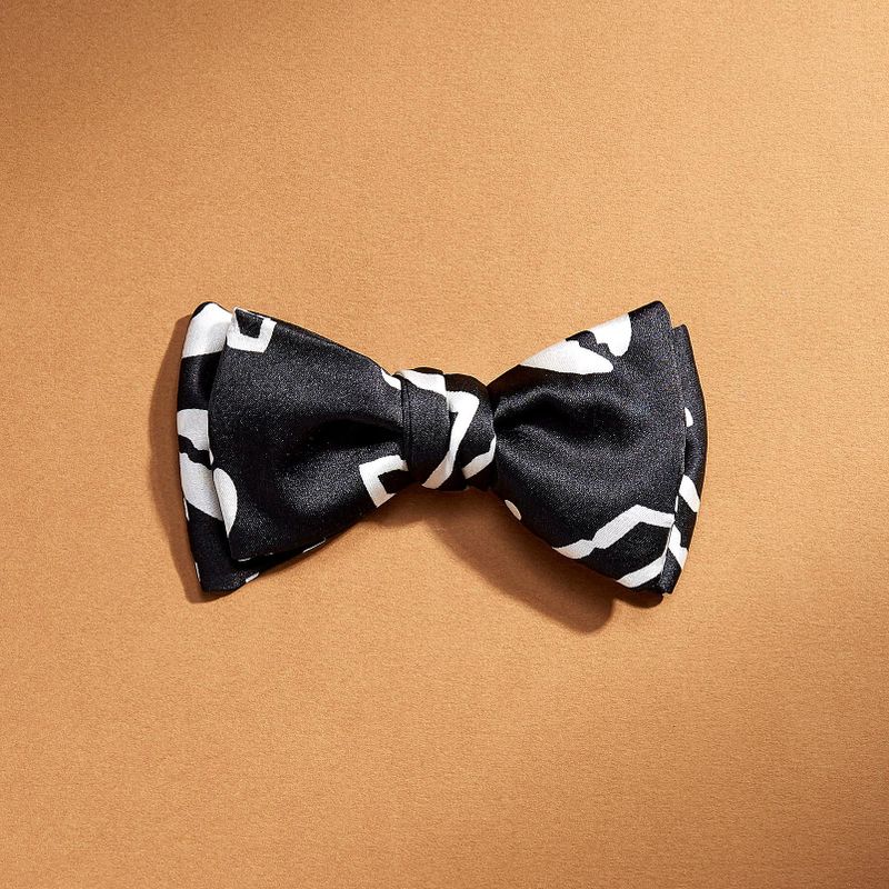 Noeud Papillon À Nouer - Soie Noire Motif Cauris