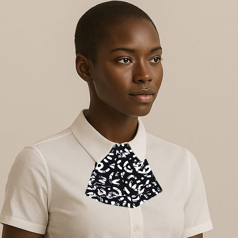 Cravate courte femme - noir et blanc, graphique