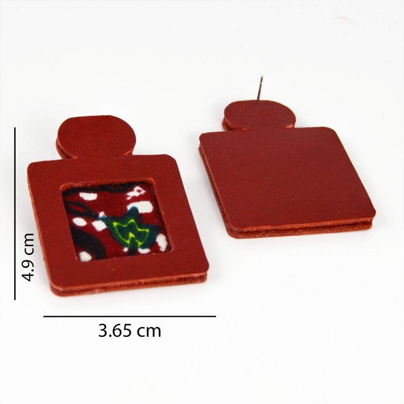 Boucles d’oreilles en cuir bleu et wax – Modèle NaN – Collection ReNée