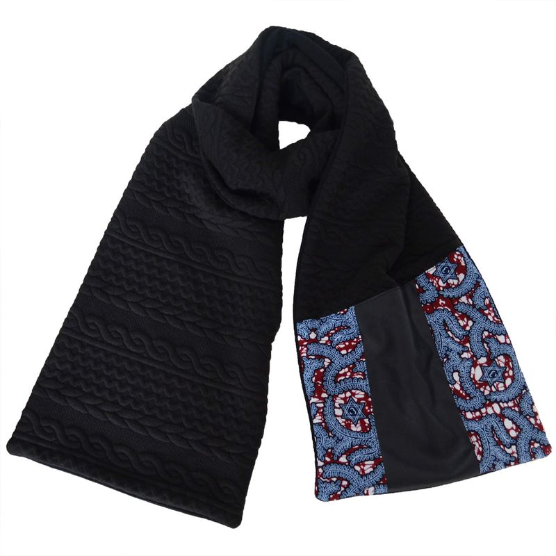 Long foulard noir en tricot avec appliqué pagne wax et faux cuir - Gris & Bourgogne