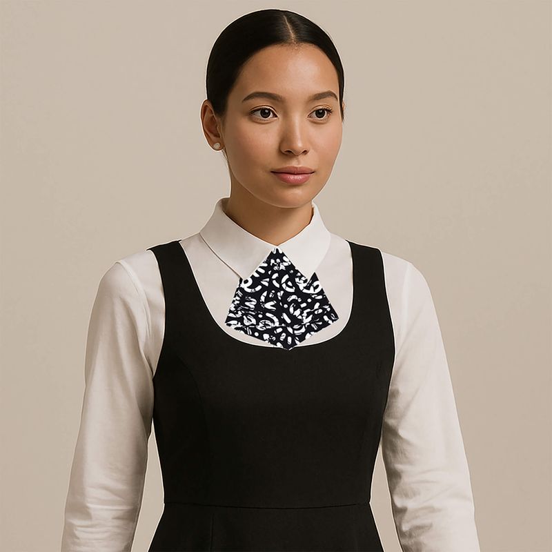 Cravate courte femme - noir et blanc, graphique