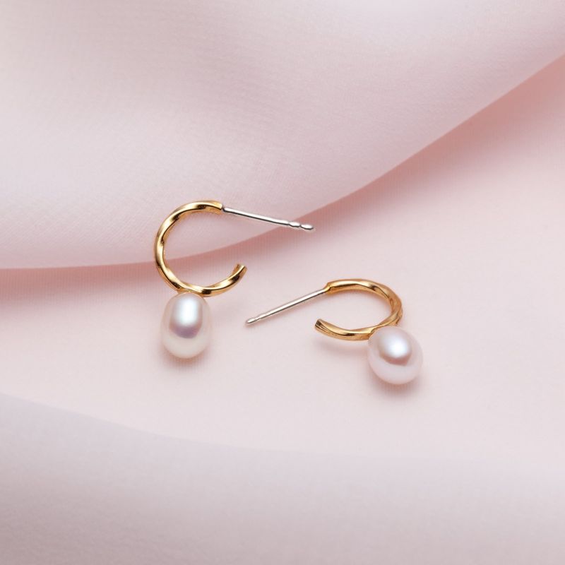 Boucles d'oreilles Créoles Perles Blanches - Élégance intemporelle et raffinement contemporain
