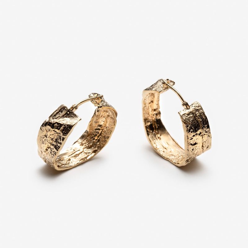 Double Dare – Grosses boucles d’oreilles texturées faites à la main