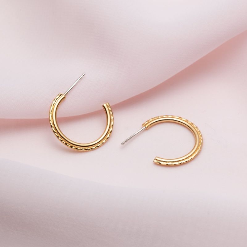 boucles d'oreilles anneaux avec perles