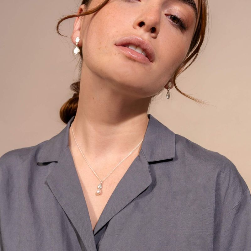 Delphine - Collier avec pendentif de perle d’eau douce