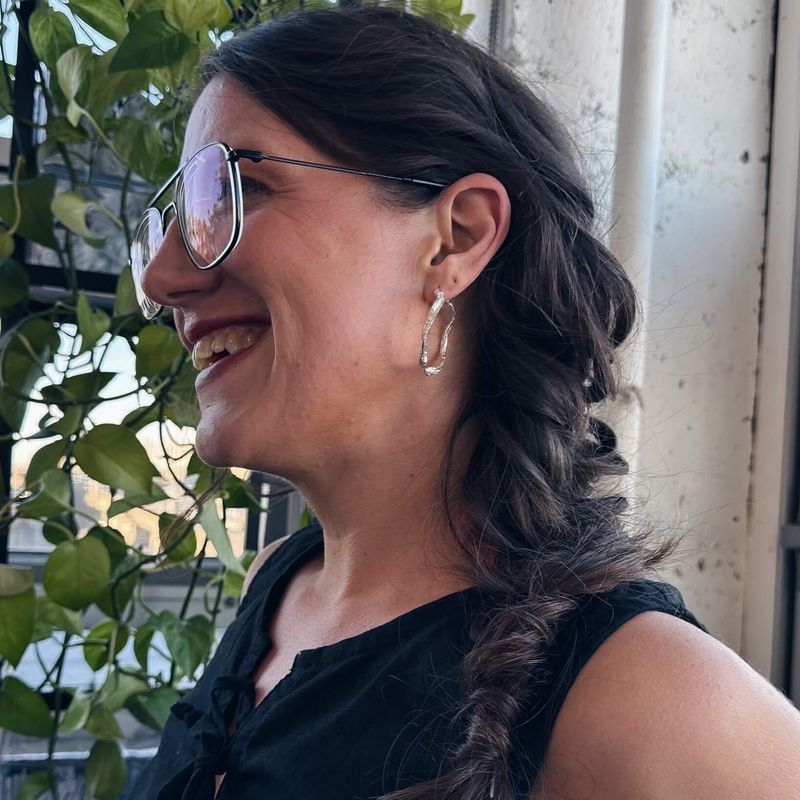 Émilie - Grands anneaux d’oreilles ondulés fait au Québec