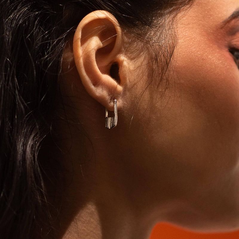 Minutieuse -  Anneaux d'oreilles en argent texturé