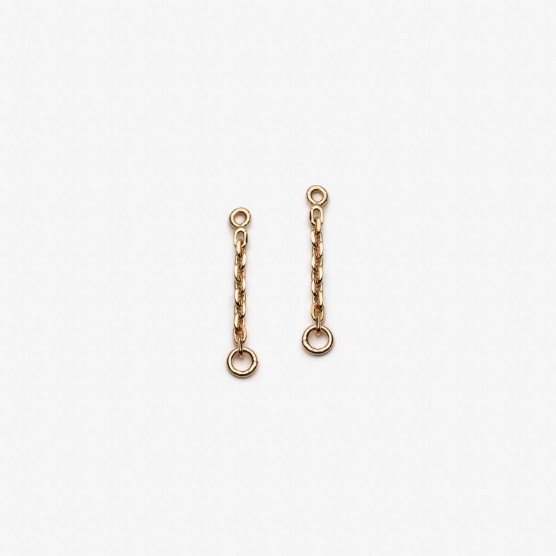Chaines d’oreille courtes fabriquées par une créatrice de bijoux montréalaise
