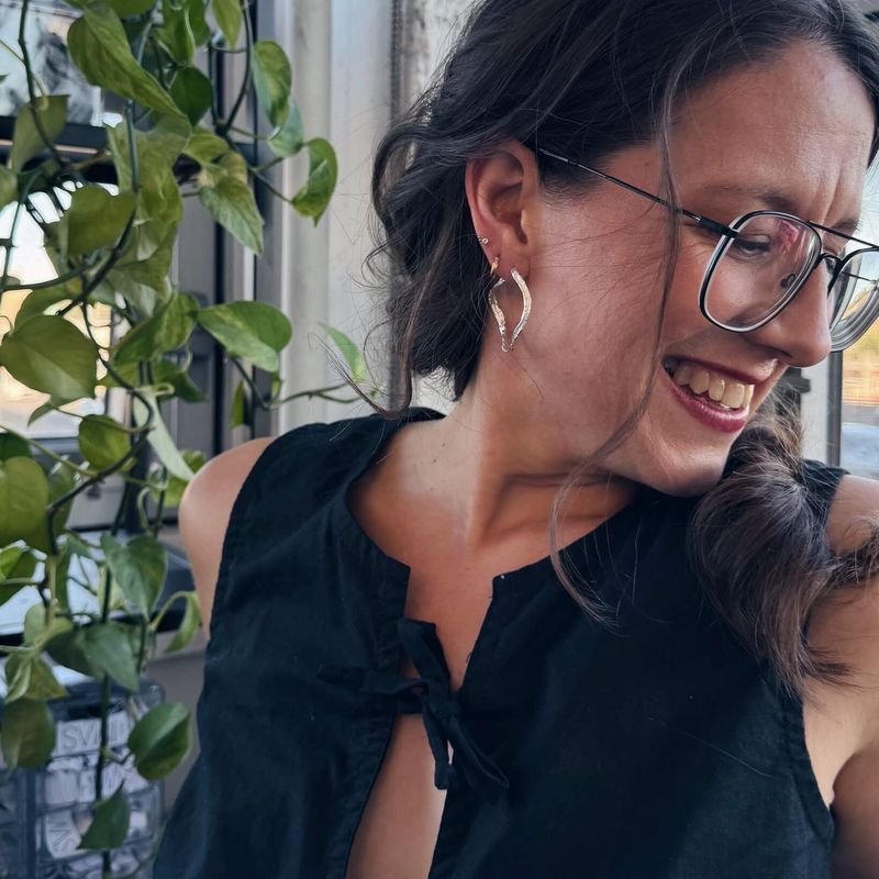 Émilie - Grands anneaux d’oreilles ondulés fait au Québec