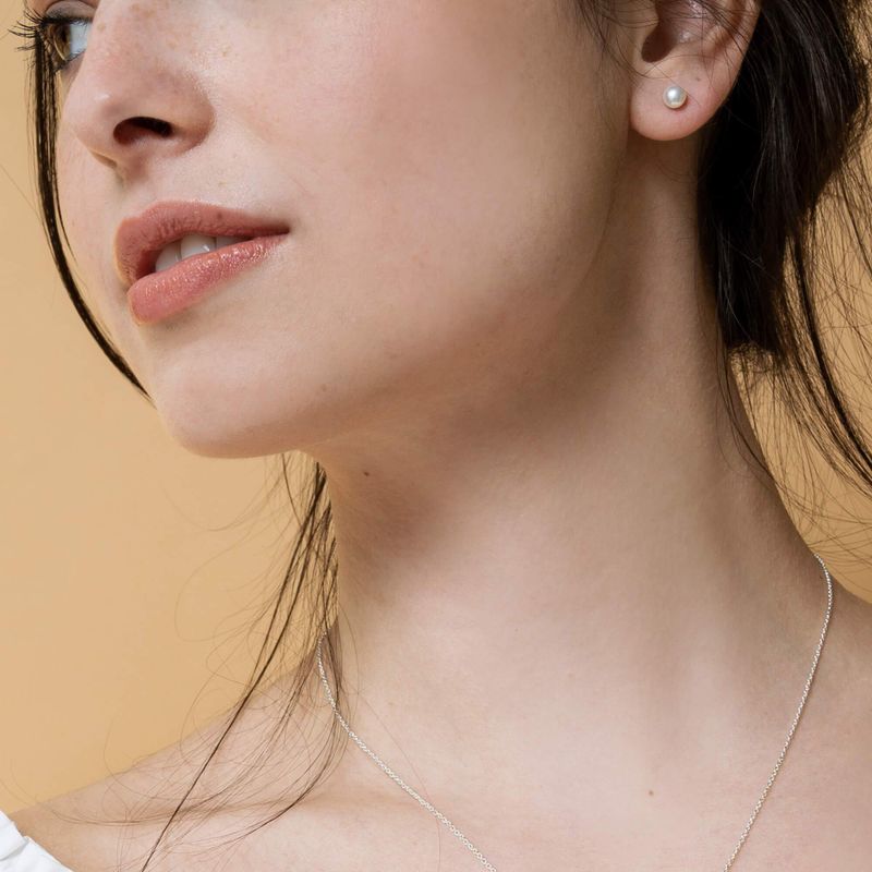 Boucles d’oreilles avec perles blanches naturelles - 5 mm