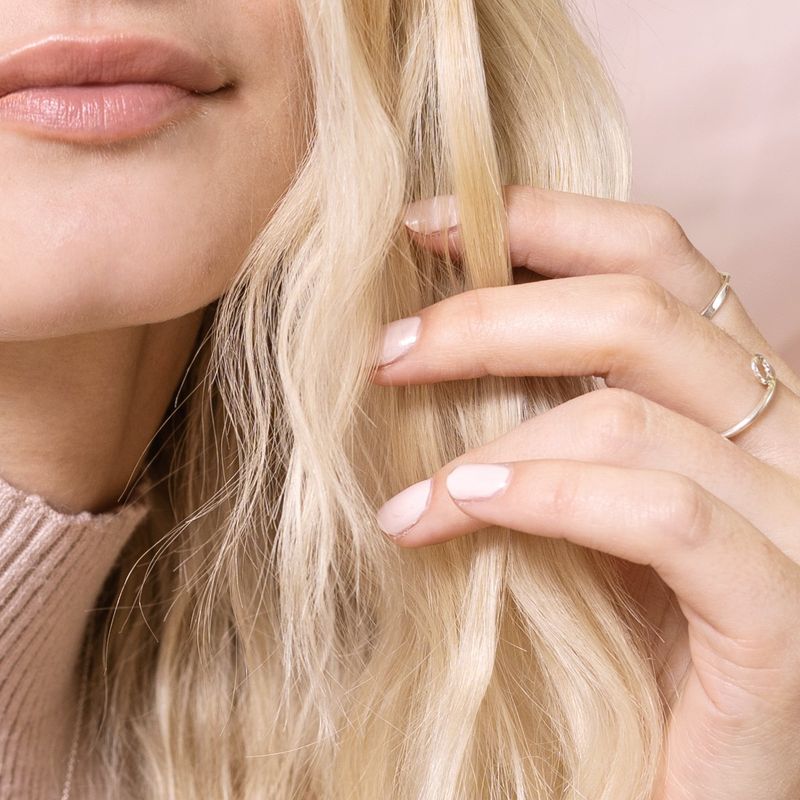 délicate bague avec perle blanche