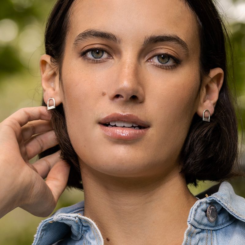 Ouverte d’esprit - Boucles d'oreilles géométriques avec ou sans breloque
