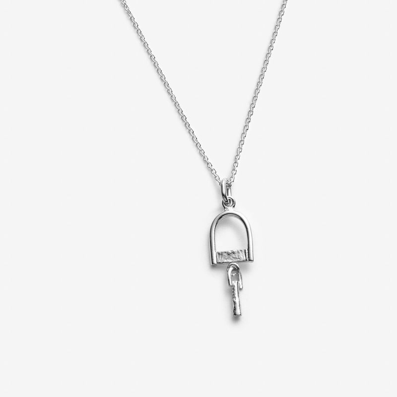 Dévouée - Chaîne avec options de pendentifs