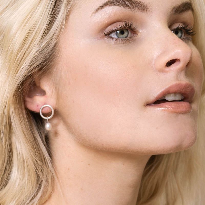 boucles d'oreilles avec perle pendante
