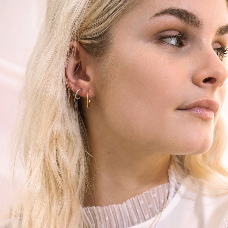 boucles d'oreilles anneaux avec perles