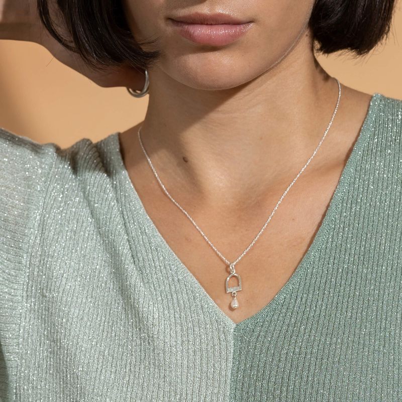 Dévouée - Chaîne avec options de pendentifs
