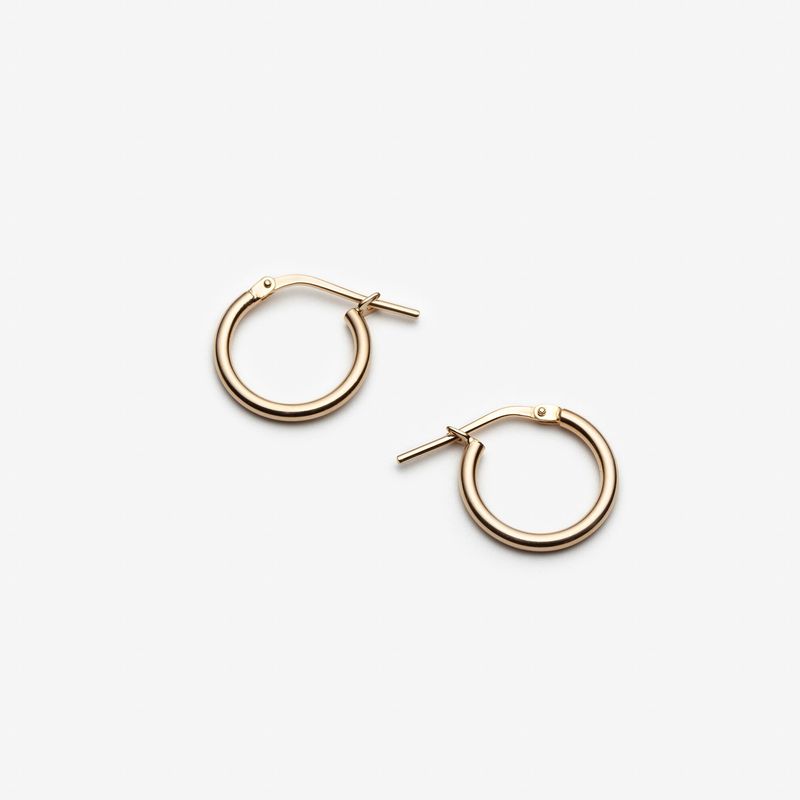 petits anneaux d’oreilles en argent 925 fabriqués à Montréal