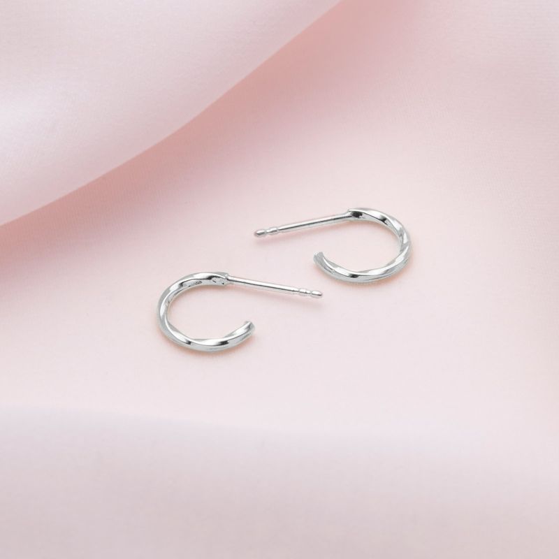 Boucles d'oreilles Créoles Perles Blanches - Élégance intemporelle et raffinement contemporain