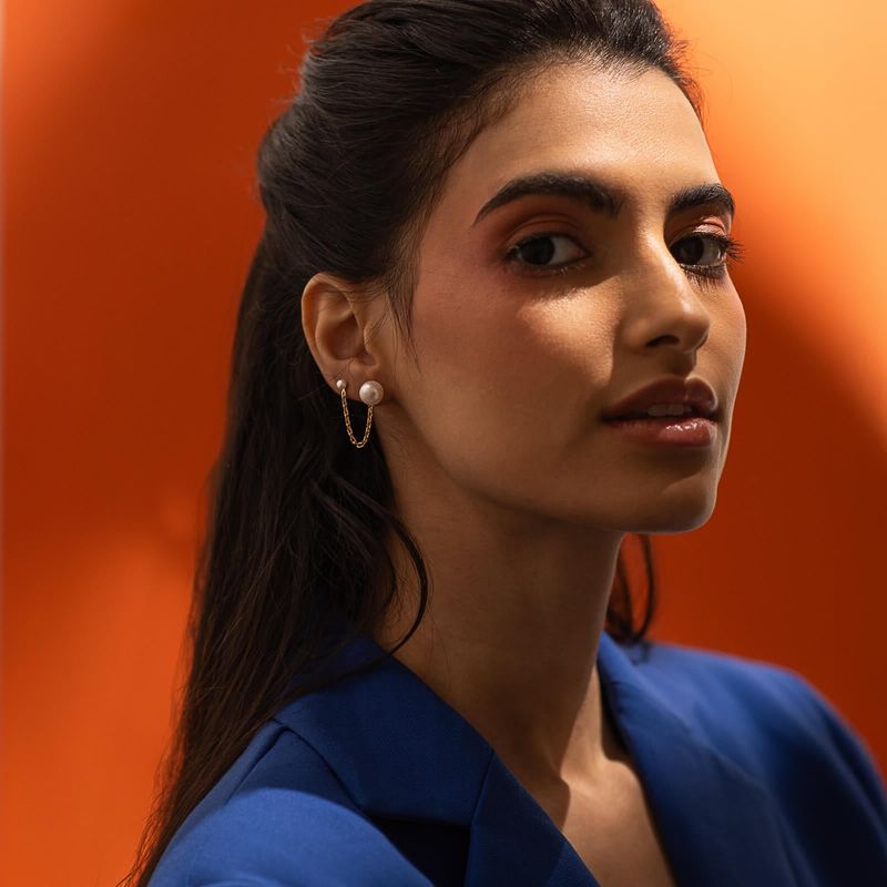 Étonnante - Boucles d'oreilles double trou avec perles et chaine