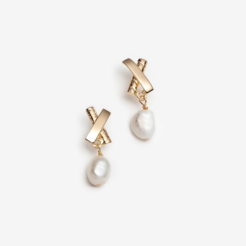 Déterminée - Boucles d’oreilles en forme de X - Option avec perle