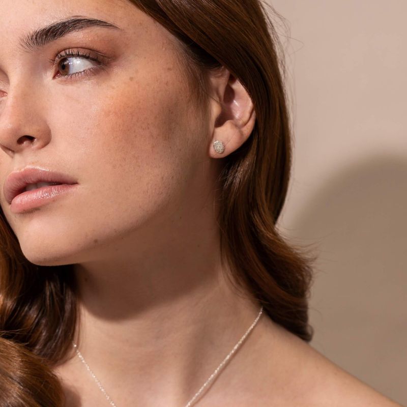 Élise - Petites boucles d’oreilles clou en argent texturé