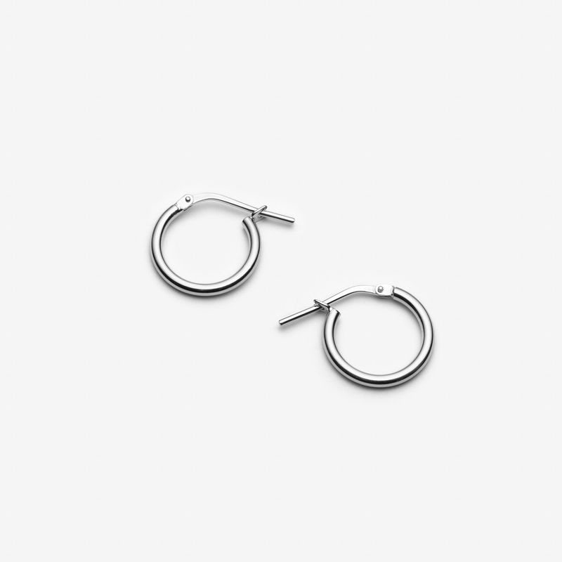 petits anneaux d’oreilles en argent 925 fabriqués à Montréal