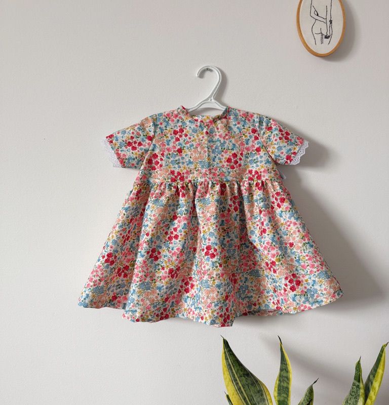 Robe Béatrice fleuris pour fillette