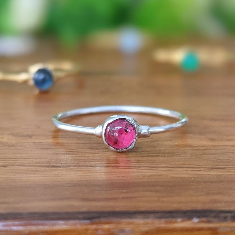 Bague superposable Dainty Ruby