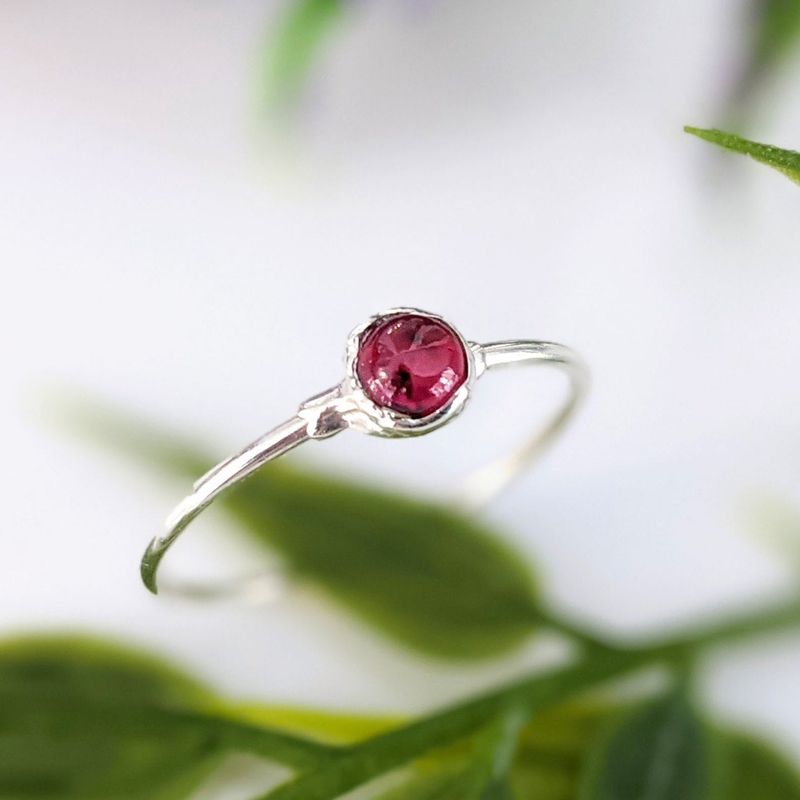 Bague superposable Dainty Ruby
