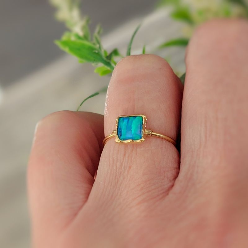 Bague Or Carré Opale Bleue