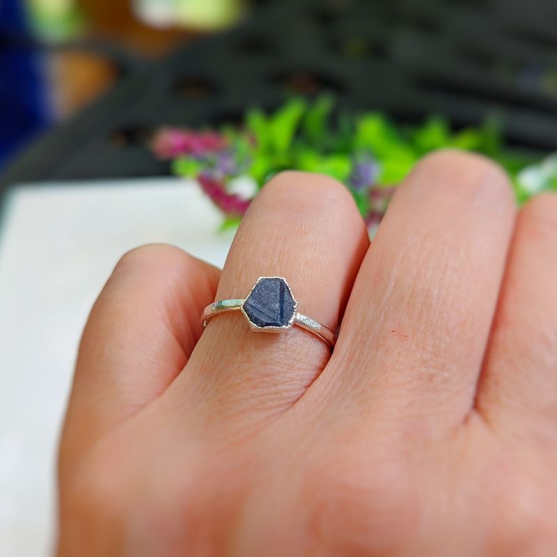 Raw Sapphire & diamond Chevron ring set