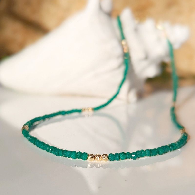 Emerald bead necklace