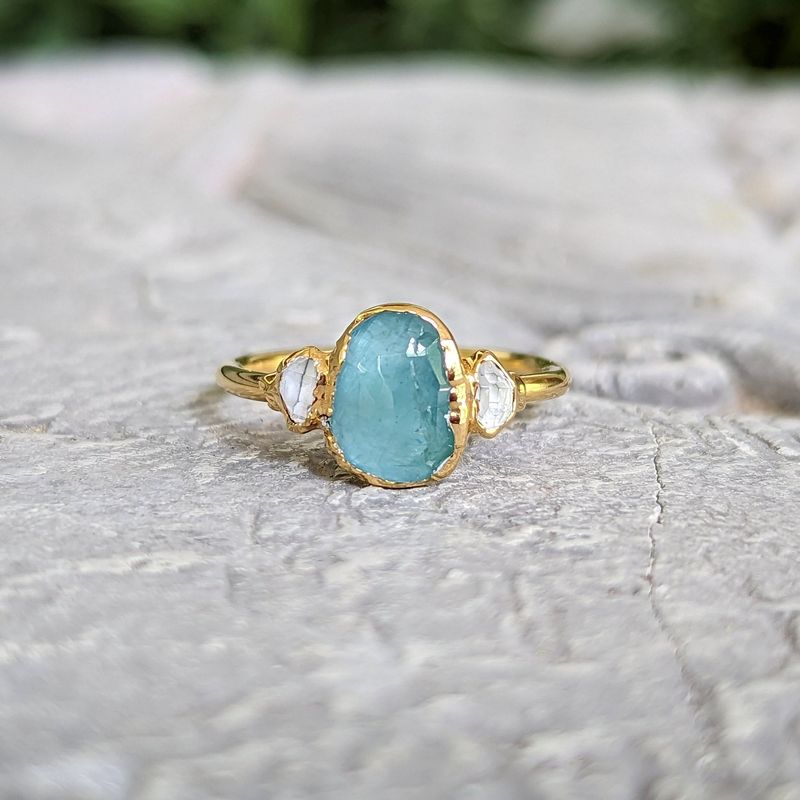 Grandidierite and diamond ring in 18k Gold