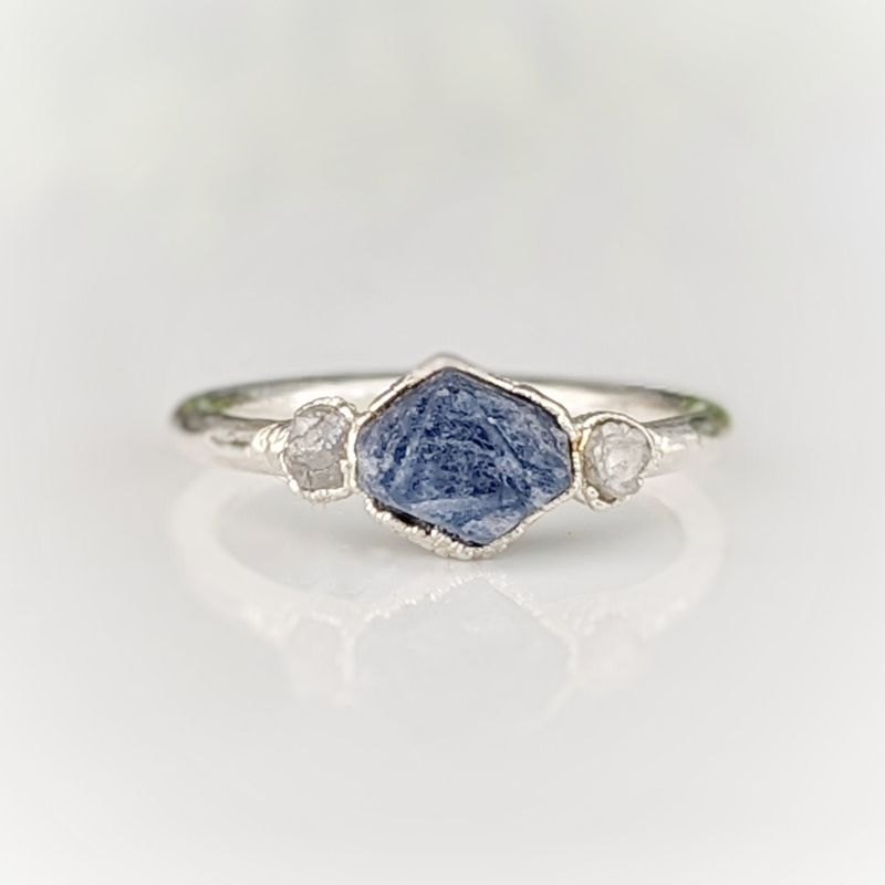 Bague Saphir et diamants bruts