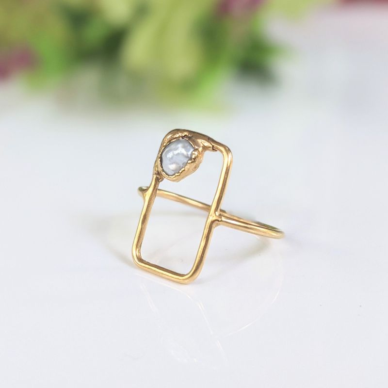Bague géométrique or massif perle d'eau douce