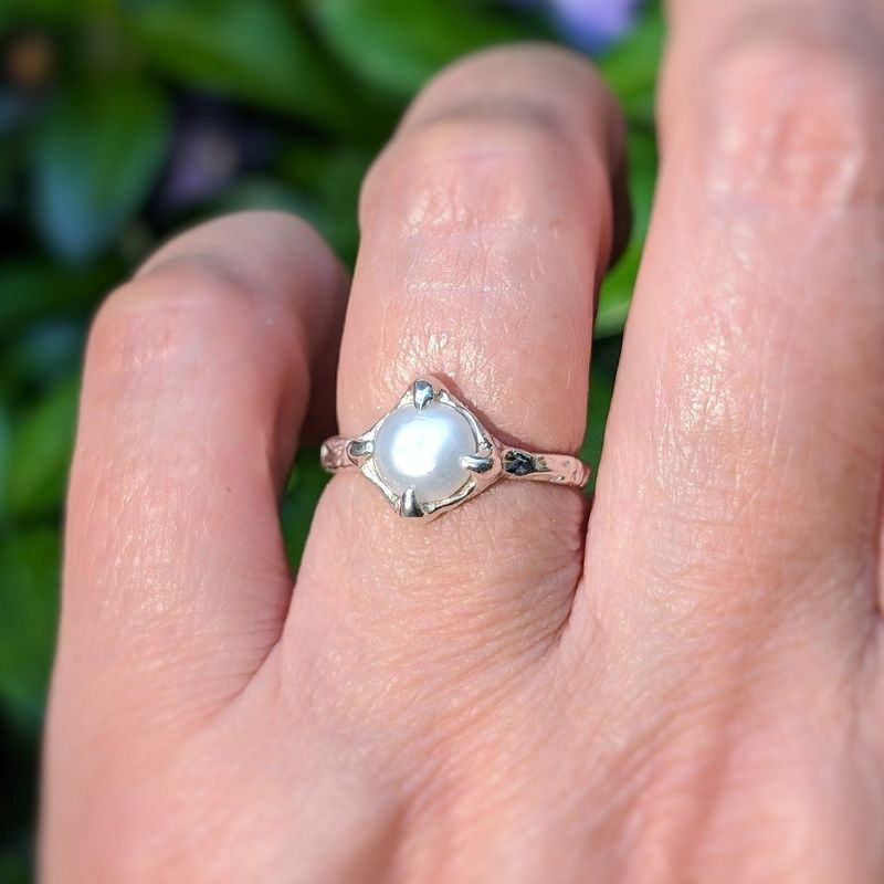 Silver Freshwater pearl textured ring